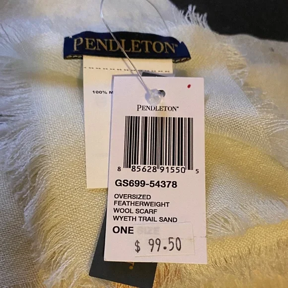 Pendleton Oversized Featherweight Wool Scarf in Cream “Wyeth Trail “ - Picture 3 of 3
